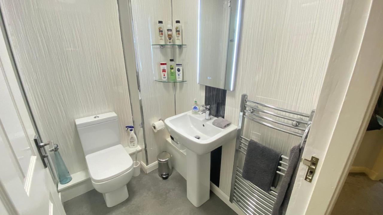 Paisley Central Apartment #3 מראה חיצוני תמונה